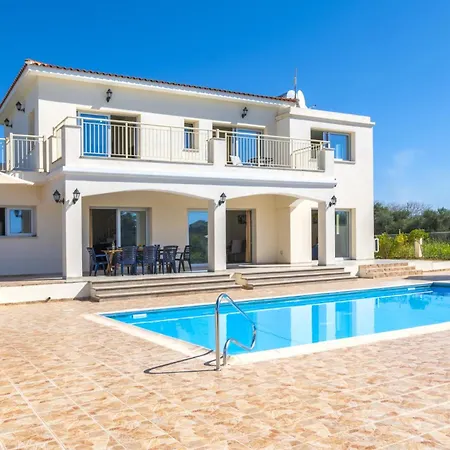 Vila Chrystalla By *
